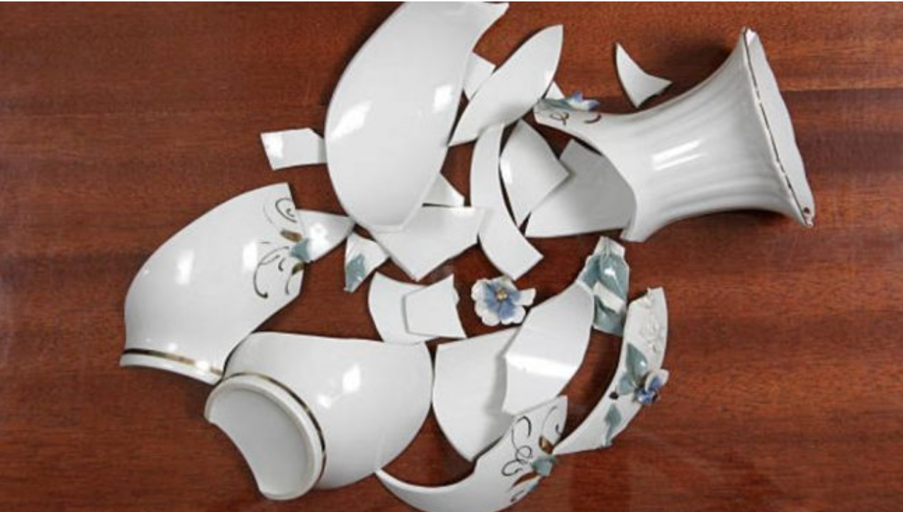 Réparer un Vase en Porcelaine