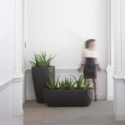 jardinière noire design en plastique